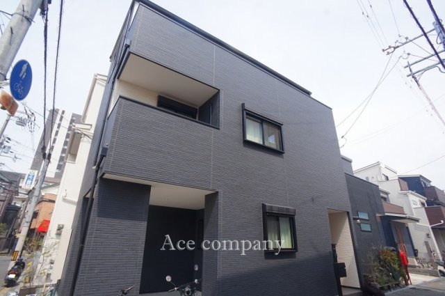 【外観】 | 平野区平野本町4丁目 | 【南西角地☆築浅令和3年築！谷町線「平野駅」徒歩4分圏内♪】ローン返済目安：月々約108181円（頭金0円、変動金利0.875％、返済期間40年、ボーナス払い無しで試算しています）