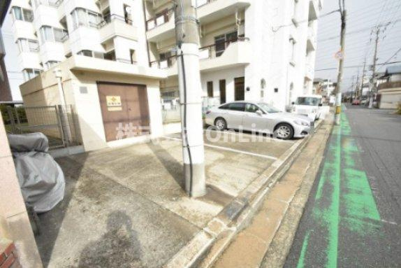 【駐車場】