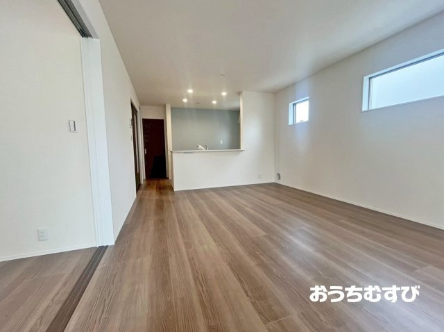 春日井市西高山町3丁目(全5棟)の居間・リビング
