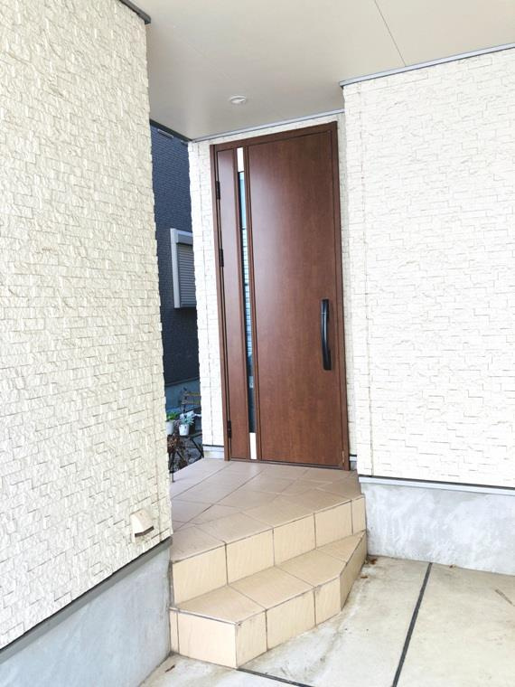 天神町戸建のエントランス