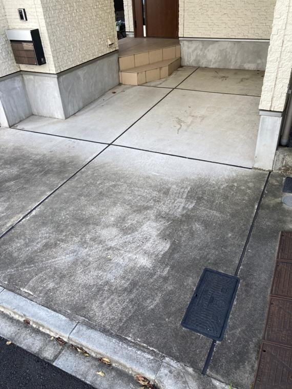 天神町戸建の駐車場