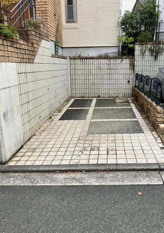 荏田北戸建の駐車場