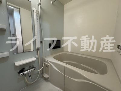 クリスタルガーデン　カラーの浴室|コンパクトで使いやすいお風呂です