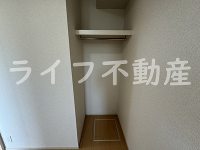 クリスタルガーデン　カラーの収納|大きなスペースがあり、収納には困りません