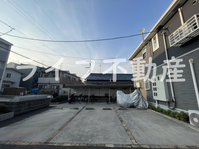 クリスタルガーデン　カラーの駐車場|駐車場に車を止められます