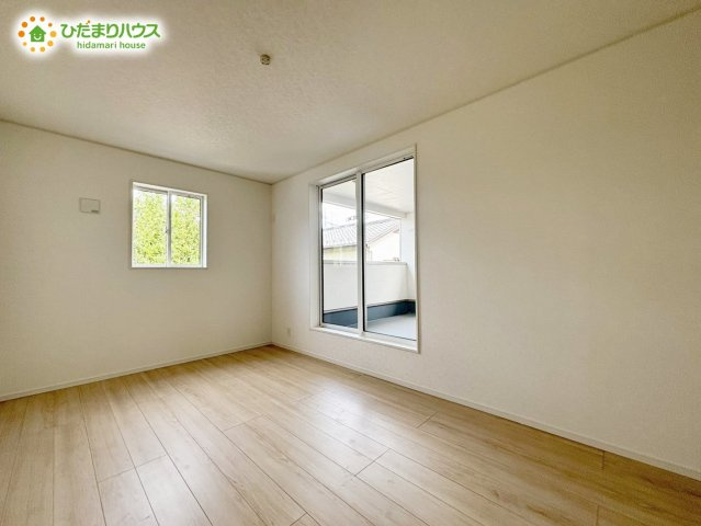 野田市野田第10　新築戸建　2号棟の洋室|バルコニーに面していて、たっぷり光りの入る明るい子供部屋です！