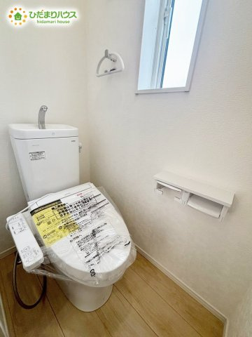 野田市野田第10　新築戸建　2号棟のトイレ|トイレは1F、2F共に完備！取り合いになることがありませんね(^^)/