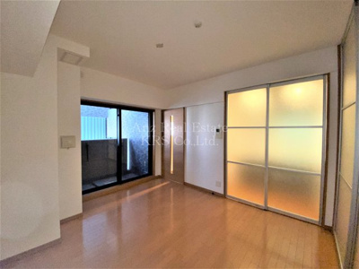 【居間・リビング】 | リーガル北堀江 | 落ち着いた色合いのお部屋です♪