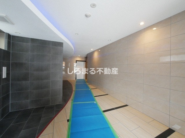 セレニテ中崎町リアンのロビー
