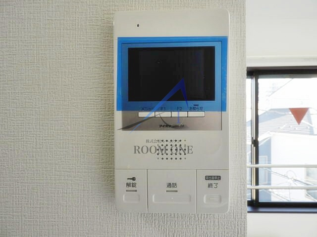 南千住ハウスのセキュリティ|モニター付きインターホンです。