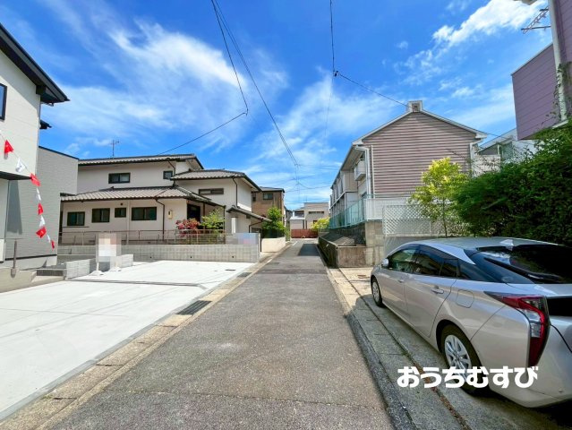 名東区平和が丘1期(全2棟)の前面道路含む現地写真