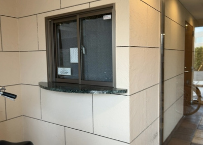 【受付】 | アシェールさがみ野 | 受付はマンションコンシェルジュがいる場合もあれば、管理人が滞在する小部屋を総称して呼ぶことがあります。主にエントランスに設置されていることから、防犯面でも期待ができます。防犯設備がない場合はより安心！
