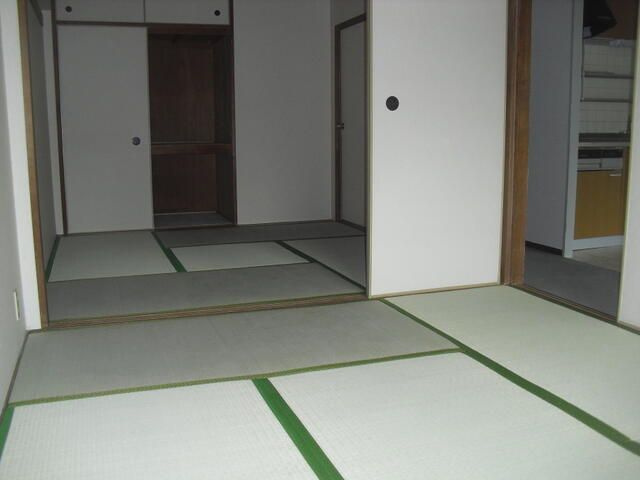 厚木市水引１丁目の賃貸マンションの収納