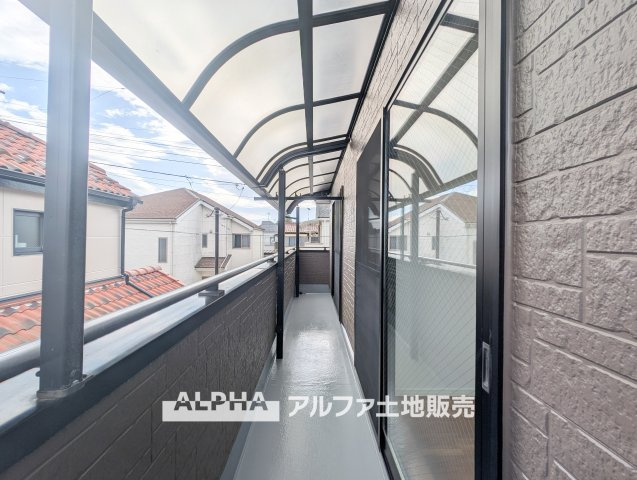 昭島市美堀町２丁目中古戸建のバルコニー|【outward appearance】
◆バルコニー◆家から望む空はブルースカイ。隔てるものは何もなく、そこにあるのは青い空と白い雲の景色がこの街の彩りを演出している。