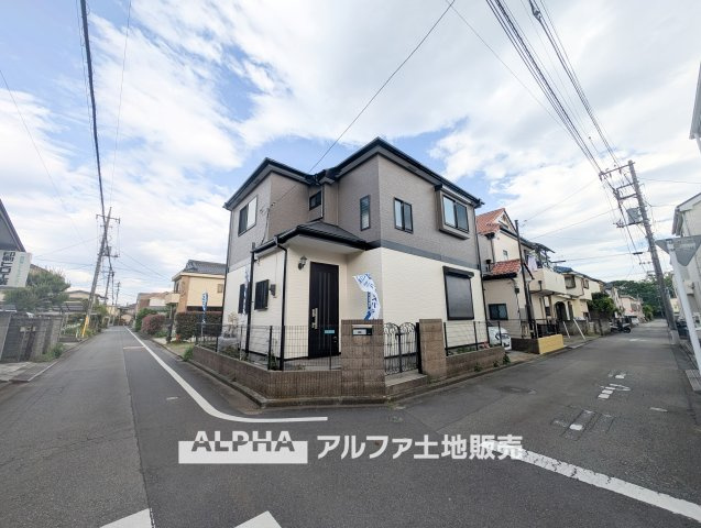 昭島市美堀町２丁目中古戸建の外観|【Soft Horizon】
◆空とつながる暮らし◆
広がる景色が、心の視界までひらいてくれる。過ごすほどに、毎日の一瞬一瞬が大切に感じられる住まい。