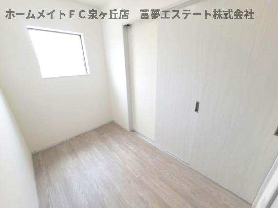 【洋室】 | ジーメゾン高石千代田アクシス | リビングと洋室の戸を閉めたとき