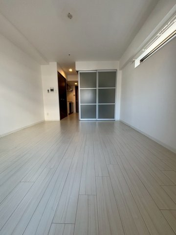 ラ・フォルム本町WESTの居間・リビング