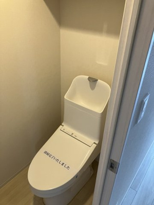 【トイレ】 | ブランズシティ湘南台 | トイレは温水洗浄便座付き♪人気のバストイレ別です♪トイレが独立していると使いやすいですよね☆