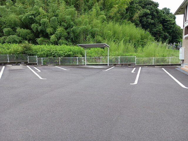 【駐車場】
