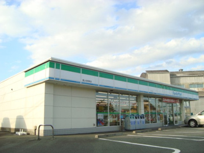 【周辺】 | ＰＯＲＴ１諏訪部（ポート ワン スワベ） | ファミリーマート富士松岡南店まで300ｍ
