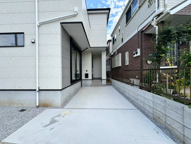 所沢市上安松新築戸建の駐車場