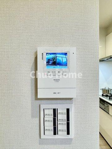 シティコープ西葛西のセキュリティ|【モニターホン】誰が来たかすぐにわかるカラーモニター付きインターホン。通話ボタンを押すまでは室内の音は漏れていませんので相手を確かめてから応対できます。
