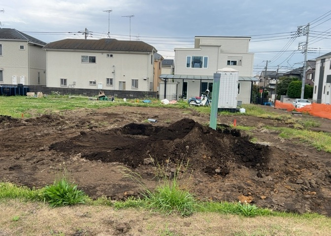 【外観】 | 人が暮らすうえで日光は大切な要素となります。日当たりの良さは譲れないポイントですね。併せて近くに大きな建築物の建築予定がないか、あるいはそれが可能な土地が近くにないか事前に確認することもお勧めします。