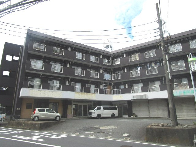 横浜市緑区鴨居６丁目の倉庫