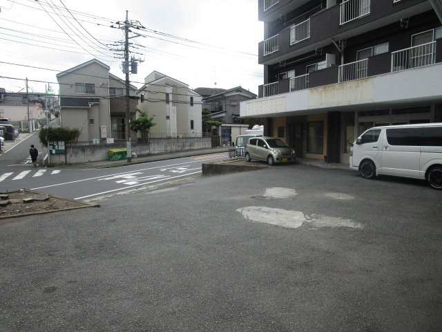 横浜市緑区鴨居６丁目の倉庫|駐車場空き無し（車寄せスペース有り）