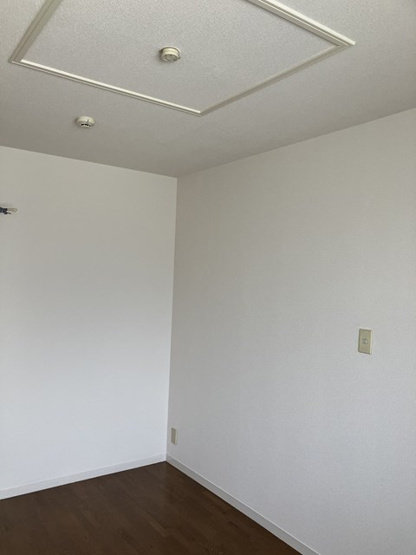 【洋室】 | 平成ハイツ | ※参考写真※洋室6.5帖☆窓側からの眺めです！お部屋にはクローゼットを完備しています☆
