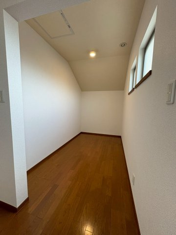 北条一戸建の洋室