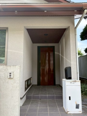 北条一戸建のエントランス