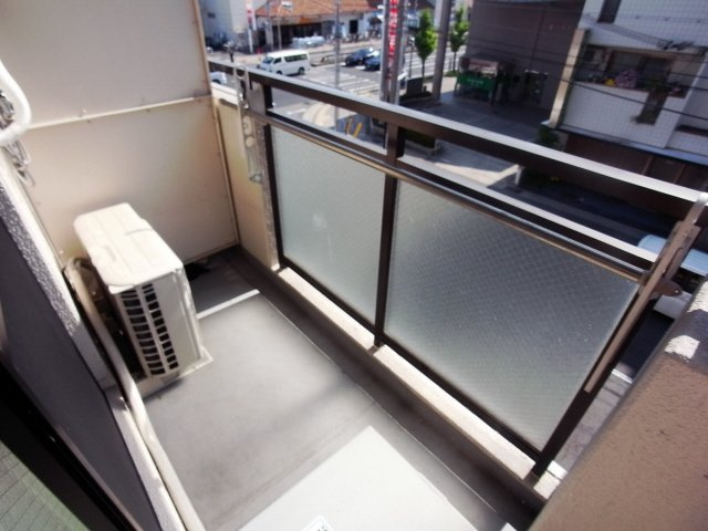 シンプルライフ本山のバルコニー