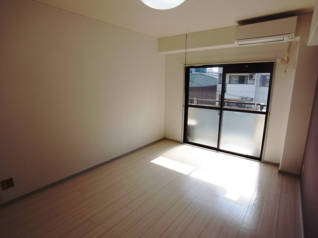 シンプルライフ本山の居間・リビング