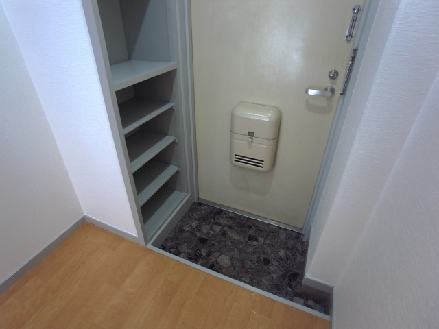 シンプルライフ本山の玄関
