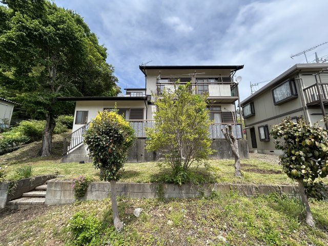 あきる野市牛沼　閑静な住宅街の中古戸建！土地広々約145坪！の外観