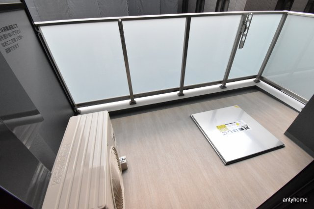 ルネフラッツ谷町四丁目　仲介手数料無料のバルコニー