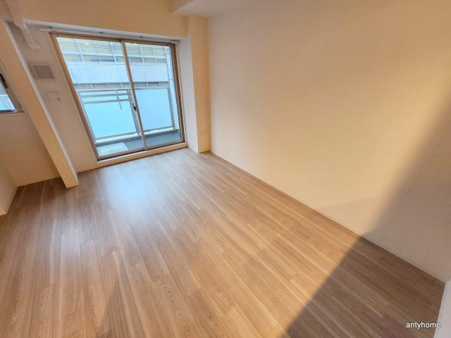 セレニテ本町リアン　仲介手数料無料の居間・リビング