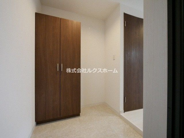 プルメリア東正雀の玄関