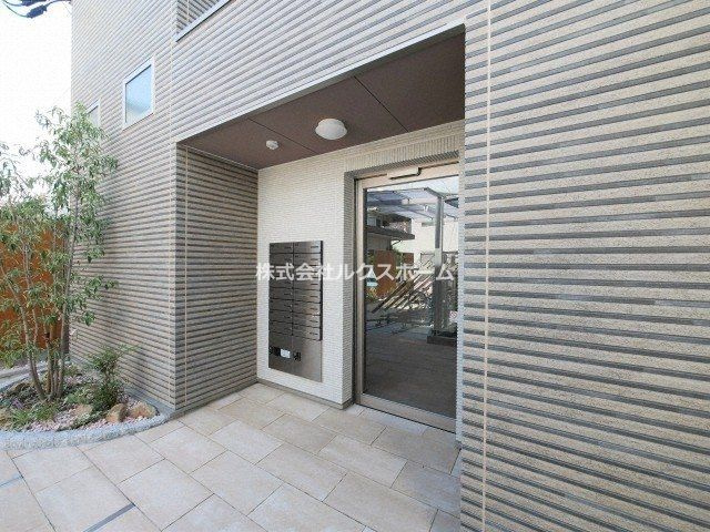プルメリア東正雀のエントランス