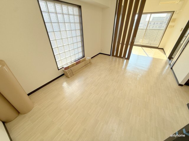 アプリーレ南堀江　仲介手数料無料の居間・リビング