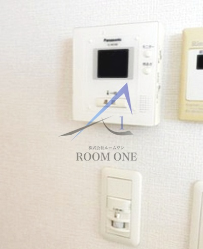 アクセス東和のセキュリティ|モニター付きインターホンです。