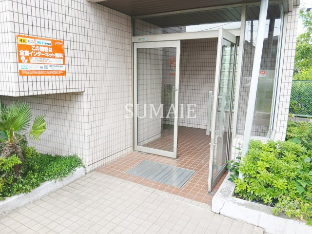マンション根岸のエントランス|エントランスです。