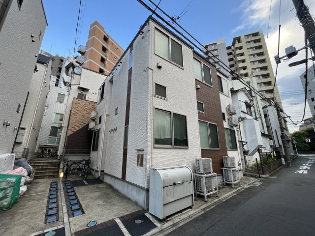 MiLaVita 高田馬場の外観