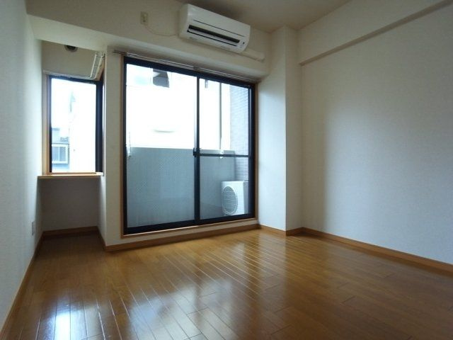 ティアラ目白ＡＶＥＮＵＥ