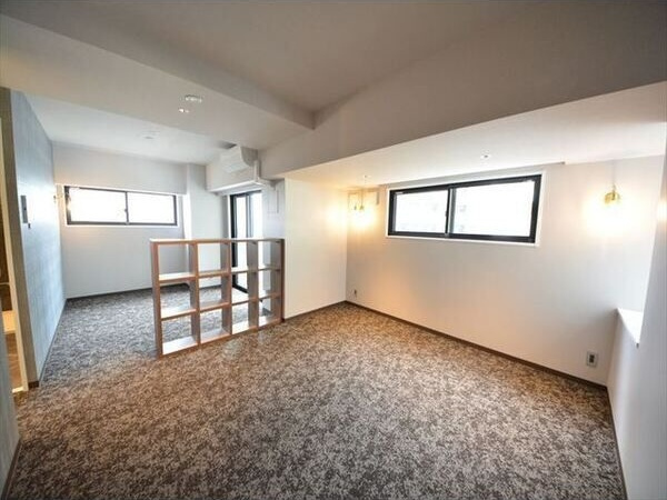 T’s Residence Nagoyaの居間・リビング