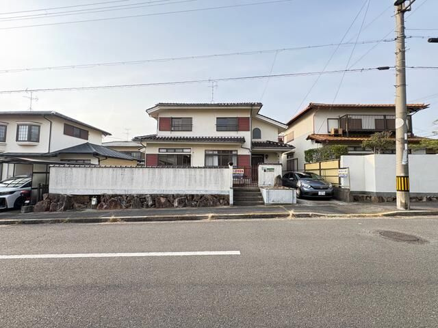 八幡市西山丸尾貸家