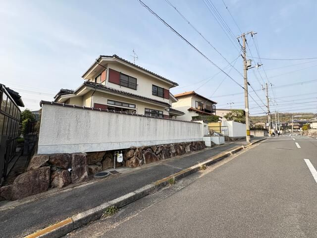 八幡市西山丸尾貸家のエントランス