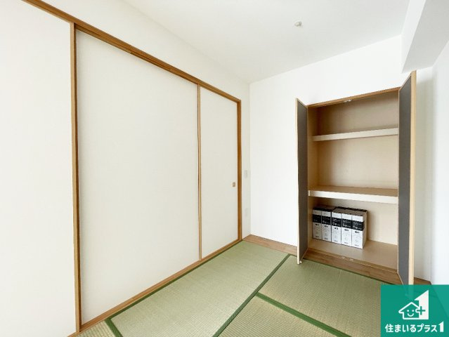 プラウドシティ伊丹の和室|一室あると便利な和室は客間としてだけでなく、小さなお子様のプレイルームや食後のくつろぎスペースとしてもご利用いただけます。収納もついていますので大活躍間違いなし！
