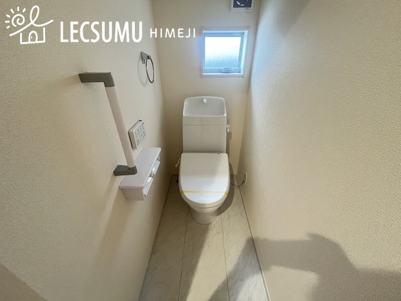 赤穂市片浜町3期/新築戸建のトイレ